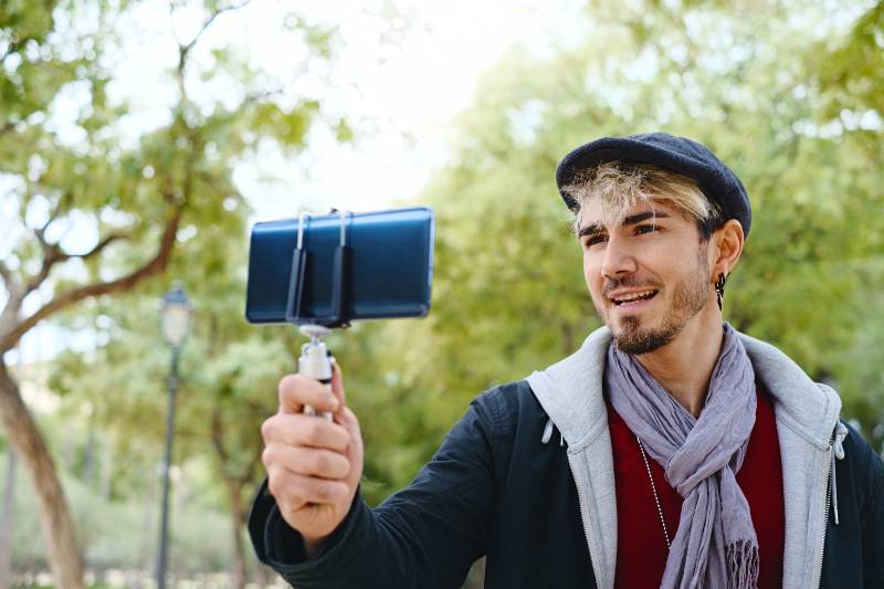 Social-Media-Influencer-Recording-Vlog.jpg